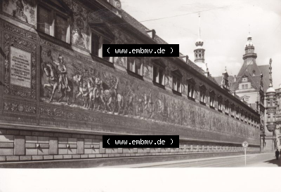 Ansichtskarte DDR Bezirk Dresden, Kreis Dresden, Stadt Dresden: Augustusstraße, Langer Gang mit Fürstenzug von W. WAlther (1) Sammlung