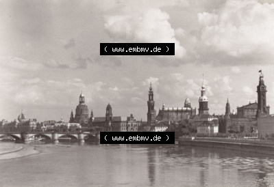 Ansichtskarte DDR Bezirk Dresden, Kreis Dresden, Stadt Dresden: Blick von der Marienbrücke auf die Altstadt (1) Sammlung