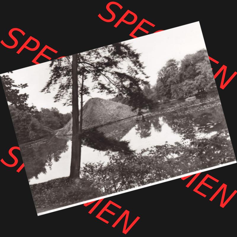Ansichtskarte DDR Bezirk Cottbus, Kreis Cottbus, Stadt Cottbus: Seepyramide Tumulus im Branitzer Park (1) Sammlung