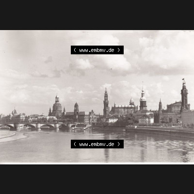 Ansichtskarte DDR Bezirk Dresden, Kreis Dresden, Stadt Dresden: Blick von der Marienbrücke auf die Altstadt (1) Sammlung