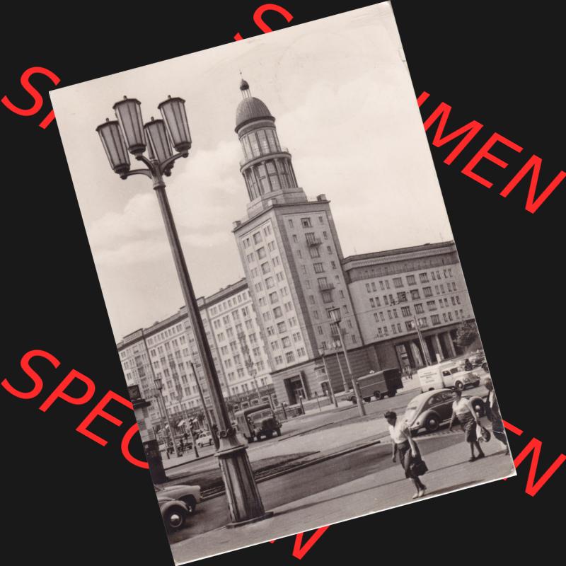 Ansichtskarte DDR Bezirk Berlin, Stadt Berlin: In s/w Schwarzweiß Postkarte 1965, Frankfurter Tor (1) Sammlung