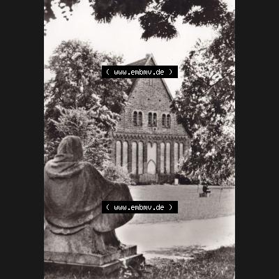 Ansichtskarte Bezirk Bezirk Schwerin, Kreis Güstrow, Stadt-Güstrow Ernst-Barlach-Gedenkstätte und Gertrudenkapelle, im Hochformat (1) Sammlung