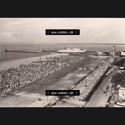 Ansichtskarte DDR Bezirk Rostock, Stadtkreis Rostock, Hansestadt Rostock, Ortsteil Seebad Warnemünde DDR EVP 0,20 M DDR-Mark Rostock Warnemünde Blick aus Hotel Neptun... Sammlung