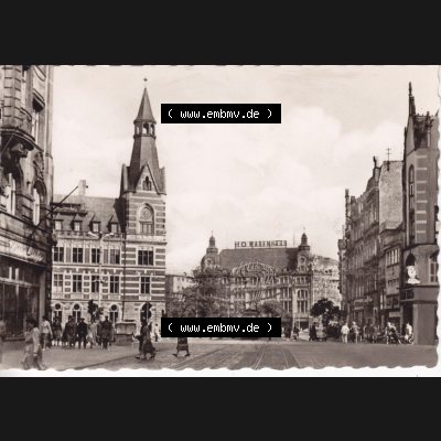 Ansichtskarte Bezirk Erfurt, Stadtkreis Erfurt, Stadt Erfurt Post und Warenhaus. Ansichtskarte bzw. Postkarte aus DDR-Zeiten der Deutschen Demokratischen Republik von Bezirk Erfurt,... Sammlung