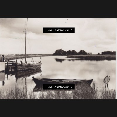 Ansichtskarte DDR Bezirk Rostock, Kreis Ribnitz-Damgarten Ostseebad Prerow Bildpostkarte in s/w - schwarzweiß 2 Boote im Hafen von Prerow. Ansichtskarte bzw. Postkarte in... Sammlung