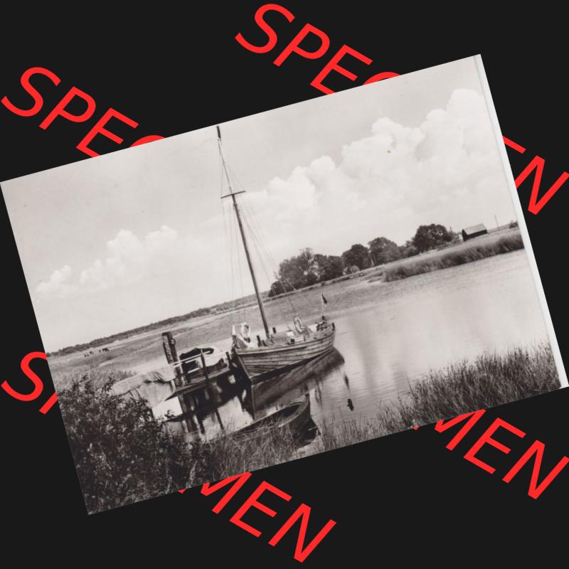 Ansichtskarte DDR Bezirk Rostock, Kreis Ribnitz-Damgarten Ostseebad Prerow Bildpostkarte in s/w - schwarzweiß Segelboot im Hafen. Ansichtskarte bzw. Postkarte in s/w -... Sammlung