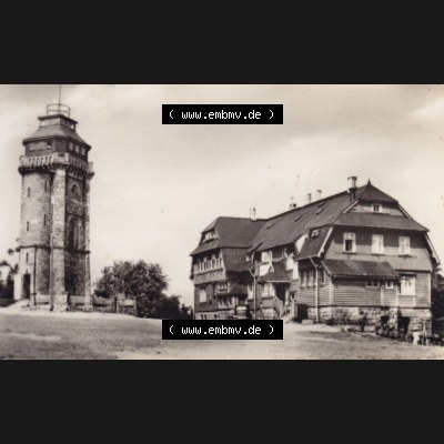 Echt Foto-Mappe der DDR, Bezirk Karl-Marx-Stadt, Kreis Aue, Sosa / Erzgebirge A 3-70 IV-14-45 M 9110, Auersberg (Erzgebirge) Turm und Berghaus. Fotos aus DDR-Zeiten... Sammlung