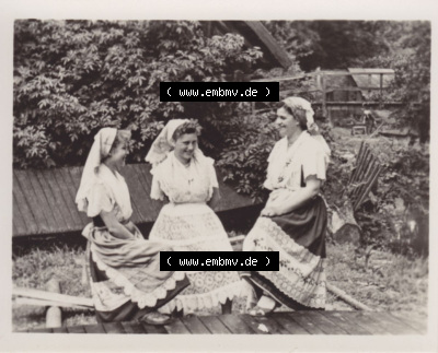 10 Echte Fotos vom Spreewald 1959, Im Spreewald mit Frauen in Trachten Sammlung