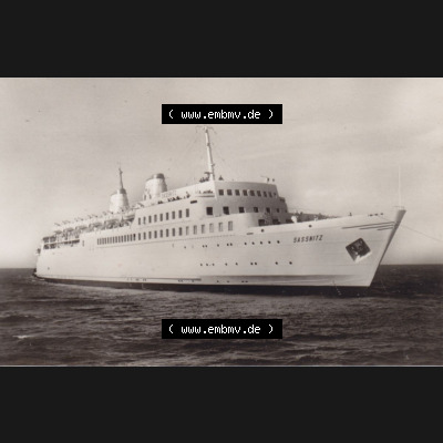 Echt Foto-Mappe der DDR, Fährschiff Die Saßnitz schwimmende Brücke über die Ostsee 1959, 1) Das erste DDR-Hochseefährschiff die Sassnitz, in der Neptunwerft... Sammlung