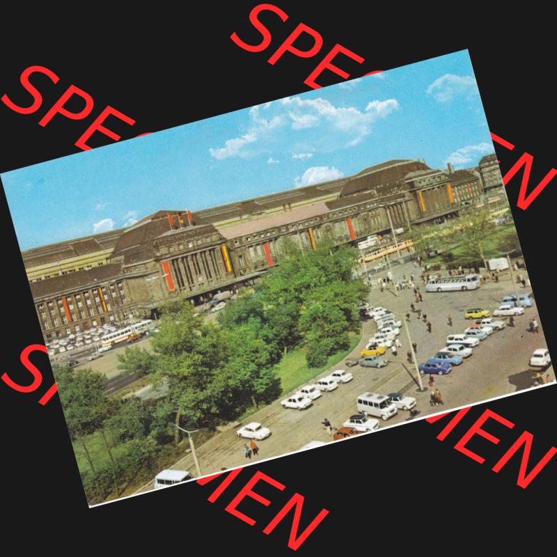 Ansichtskarten DDR Bezirk Leipzig, Leipzig Stadt in Farbe, Hauptbahnhof, mit DDR-Flaggen, ungelaufen. Ansichtskarte bzw. Postkarte aus DDR-Zeiten Bezirk Leipzig der... Sammlung