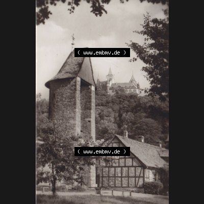 Altes Foto der DDR, Bezirk Magdeburg, Kreis Wernigerode, Stadt Wernigerode am Harz 1970, Alter Wachturm mit Blick auf Schloss. Das alte Foto wurde 1970 innerhalb einer Foto-Mappe... Sammlung