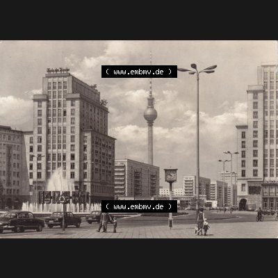 Ansichtskarten DDR Bezirk Berlin, Stadt Berlin in schwarzweiß 1970, Strausberger Platz in Berlin. Stadtansichten der Stadt Berlin, mit Ansicht in Schwarzweiß der Hauptstadt... Sammlung