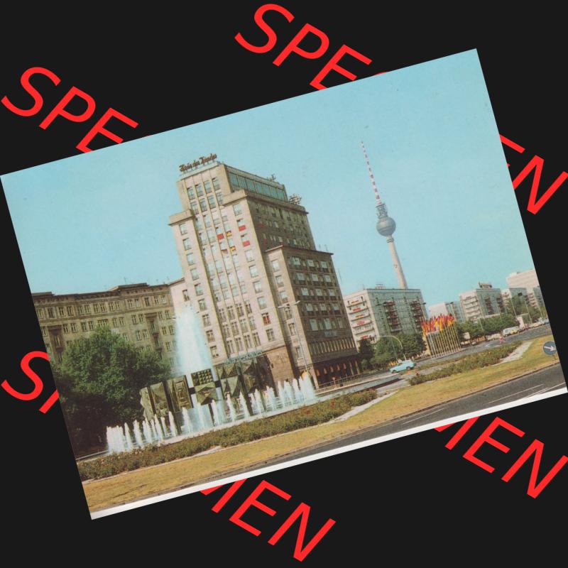 Alte Ansichtskarten der DDR, Berlin Hauptstadt der DDR, Mappe von 1988, Berlin Strausberger Platz. Alte digitalisierte DDR Postkarte aus privater Sammlung, Mappe mit Berliner... Sammlung