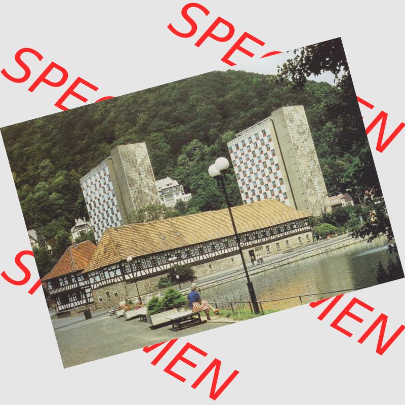 Alte Ansichtskarte DDR Bezirk Suhl, Allgemeine Mappe aus dem Jahr 1989, Suhl, Herrenteich und Waffenmuseum. Ansichtskarte bzw. Postkarte aus DDR-Zeiten Bezirk Suhl der Deutschen... Sammlung