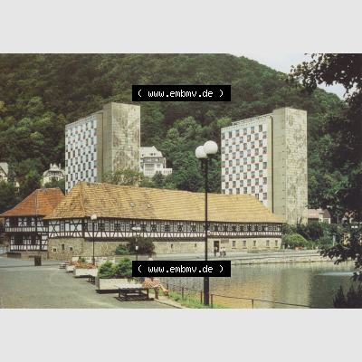 Alte Ansichtskarte DDR Bezirk Suhl, Allgemeine Mappe aus dem Jahr 1989, Suhl, Herrenteich und Waffenmuseum. Ansichtskarte bzw. Postkarte aus DDR-Zeiten Bezirk Suhl der Deutschen... Sammlung