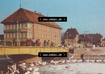 Ansichtskarten DDR Bezirk Rostock, Stadtkreis Rostock, Hansestadt Rostock Rostock-Warnemünde, Am Alten Strom mit Schwänen. Alte... Sammlung