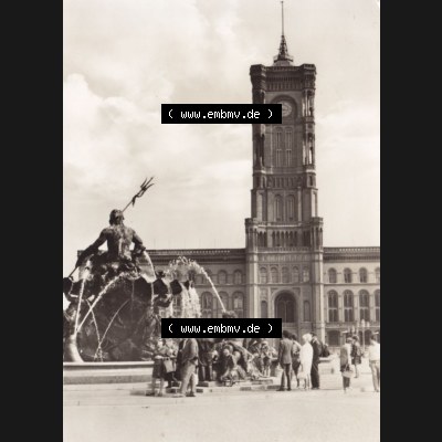 Ansichtskarten DDR Bezirk Berlin, Stadt Berlin in s/w / schwarzweiß, Verlag Felix Setecki, Berlin 1970, Neptun-Brunnen und Rathaus. Alte Stadtansichten der... Sammlung