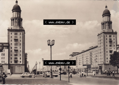 Ansichtskarten DDR Bezirk Berlin, Stadt Berlin in schwarzweiß 1960, Frankfurter Tor in Berlin. Stadtansichten der Stadt Berlin,... Sammlung
