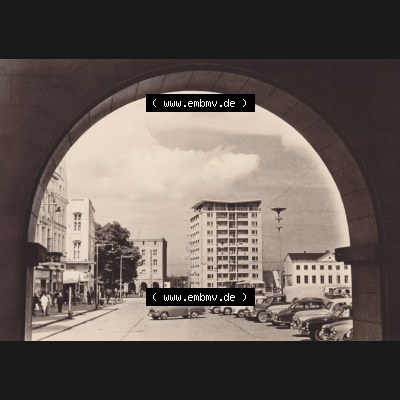 Ansichtskarte DDR Bezirk Rostock, Stadtkreis Rostock, Hansestadt Rostock Ansicht 1963, Rostock Hochhaus am Ernst-Thälmann-Platz, Einbildkarte. Alte Ansicht in der DDR... Sammlung