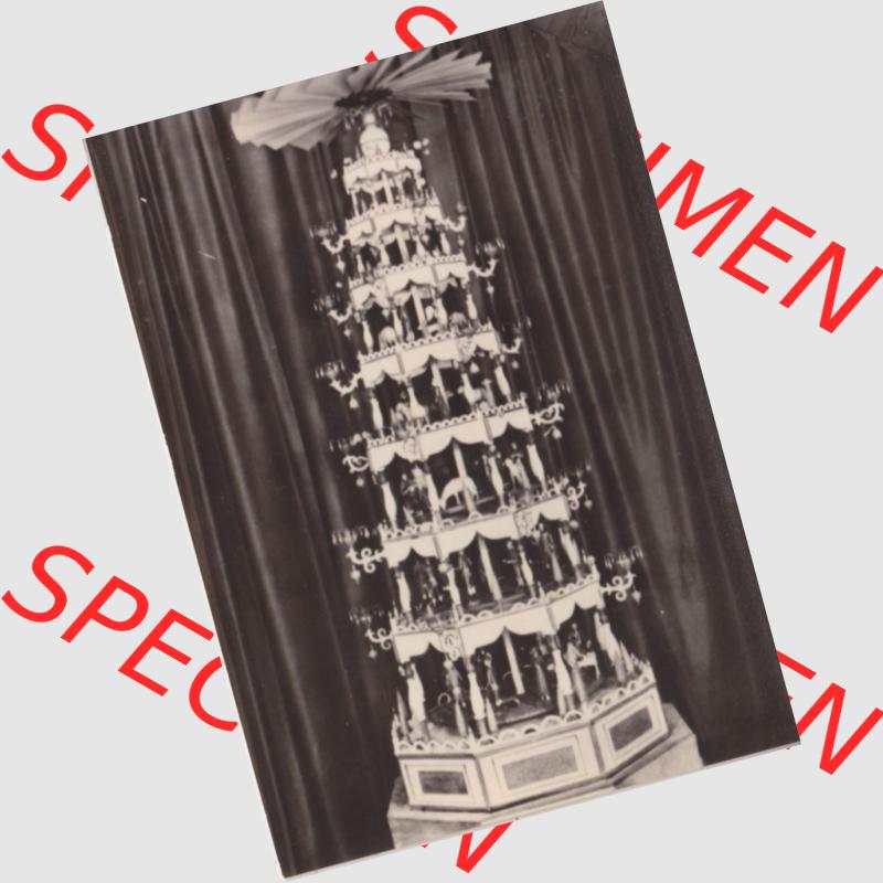 Alte Fotos DDR, Bezirk Karl-Marx-Stadt, Kreis Marienberg, Stadt Seiffen, Leporello Erzgebirgisches Spielzeugmuseum Seiffen 1975, Sehr wertvolle Pyramide 100 Jahre alt.... Sammlung