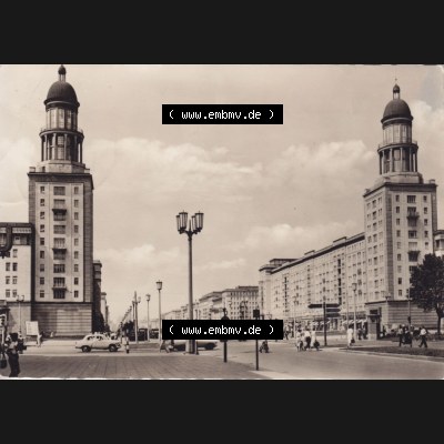 Ansichtskarten DDR Bezirk Berlin, Stadt Berlin in schwarzweiß 1960, Frankfurter Tor in Berlin. Stadtansichten der Stadt Berlin, mit Ansicht in Schwarzweiß der Hauptstadt... Sammlung