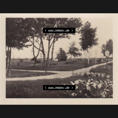 Fotos DDR Bezirk Rostock, Kreis Rügen, Ostseebad Baabe Mappe mit alter Ansicht von 1955, 648 Konzertplatz in Baabe Rügen. DDR Bezirk Rostock, Kreis Rügen,... Sammlung