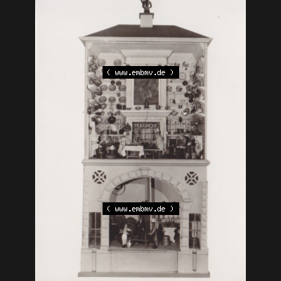Fotos DDR Bezirk Erfurt, Kreis Arnstadt, Stadt Arnstadt Schloss-Museum Mon Plaisir 1977, Puppenstadt, Haus mit Hofküche und Keller. Foto aus Fotomappe mit 10 Fotos aus... Sammlung