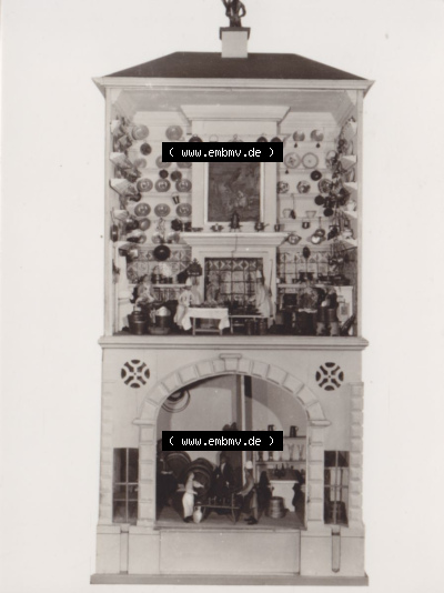 Arnstadt Schloss-Museum Mon Plaisir 1977, Puppenstadt, Haus mit Hofküche und Keller, Kunstanstalt Straub & Fischer, Meiningen Sammlung