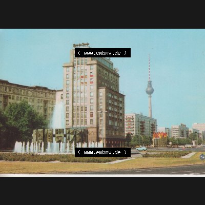 Alte Ansichtskarten der DDR, Berlin Hauptstadt der DDR, Mappe von 1988, Berlin Strausberger Platz. Alte digitalisierte DDR Postkarte aus privater Sammlung, Mappe mit Berliner... Sammlung