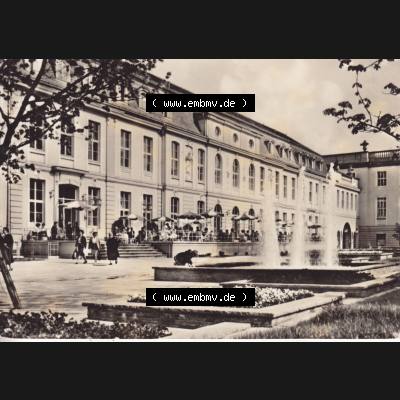 Ansichtskarten DDR Bezirk Berlin, Stadt Berlin in s/w / schwarzweiß, Graphokopie H. Sander K.G. Berlin 1964, Opern-Café in Berlin. Stadtansichten... Sammlung