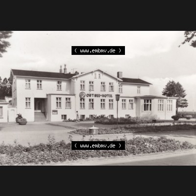 Alte Foto-Ansichten DDR Bezirk Rostock, Kreis Bad Doberan, Ostseebad Kühlungsborn Ostsee-Hotel, Reisebüro der DDR. Altes Foto der DDR Bezirk Rostock, Kreis Bad... Sammlung