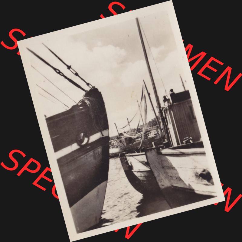 Altes Foto DDR Bezirk Rostock, Kreis Rügen, Ostseebad Sassnitz 1954, Vor Anker. Altes Foto DDR Bezirk Rostock, Kreis Rügen, Ostseebad Sassnitz auf der Insel... Sammlung