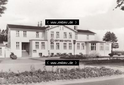 Alte Foto-Ansichten DDR Bezirk Rostock, Kreis Bad Doberan, Ostseebad Kühlungsborn Ostsee-Hotel, Reisebüro der DDR. Altes Foto... Sammlung