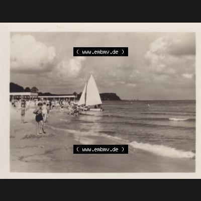 Altes Foto aus DDR Bezirk Rostock, Kreis Wolgast, Seebad Heringsdorf 1955, Am Heringsdorfer Ostseestrand. Altes Foto der DDR Bezirk Rostock, Kreis Wolgast, Insel Usedom,... Sammlung