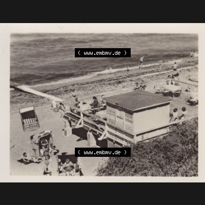 Altes Foto aus DDR Bezirk Rostock, Kreis Bad Doberan, Ostseebad Rerik 1955, Strand. Foto in s/w - schwarzweiß aus DDR-Zeiten der Deutschen Demokratischen Republik vom... Sammlung