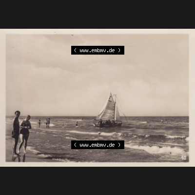 Alte Foto-Ansicht DDR Bezirk Rostock, Kreis Wolgast, Insel Usedom Seebad Heringsdorf 1955, 10. Segler am Strand von Heringsdorf. Altes Foto der DDR Bezirk Rostock,... Sammlung