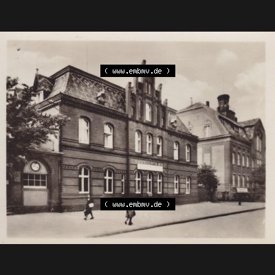 Altes Foto DDR Bezirk Rostock, Kreis Rügen, Ostseebad Sassnitz 1954, Rathaus und Post. Altes Foto DDR Bezirk Rostock, Kreis Rügen, Ostseebad Sassnitz auf... Sammlung