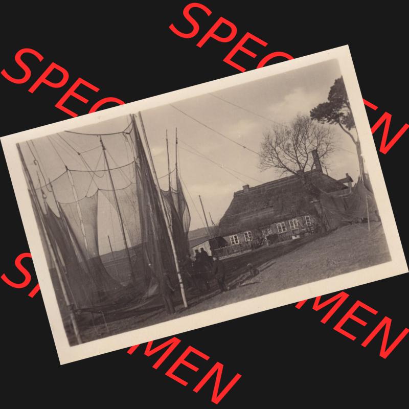 Altes Foto der DDR Bezirk Rostock, Kreis Rügen, Insel Rügen, 10 Motive (Echt Foto) Ostseebad Thiessow, Aalreuse mit alten Fischerhaus. Altes Foto mit... Sammlung