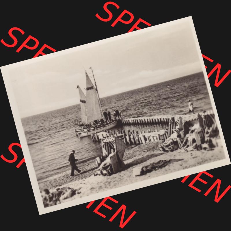 Alte Foto-Ansicht DDR Bezirk Rostock, Kreis Bad Doberan, Ostseebad Heiligendamm, (10 Echte Fotos), von ~1956, Am Strand mit Segelbooten. Alte Foto Ansichten... Sammlung