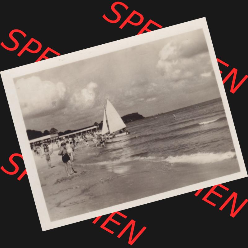 Altes Foto aus DDR Bezirk Rostock, Kreis Wolgast, Seebad Heringsdorf 1955, Am Heringsdorfer Ostseestrand. Altes Foto der DDR Bezirk Rostock, Kreis Wolgast, Insel Usedom,... Sammlung