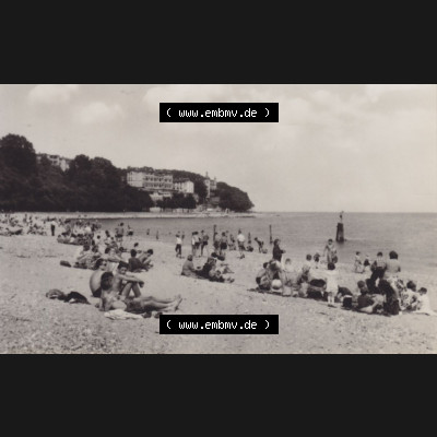 Alte Foto-Ansichten DDR Bezirk Rostock, Kreis Rügen, Insel Rügen, Sassnitz Stubbenkammer 1961: Am Strand. Altes Foto DDR Bezirk Rostock, Kreis Rügen,... Sammlung