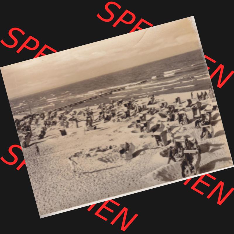 Altes Foto aus DDR Bezirk Rostock, Kreis Rügen, Ostseebad Binz 1959, 2213 Strand in Binz. Digitales Bildmaterial von Fotos aus der DDR, der Deutschen Demokratischen... Sammlung