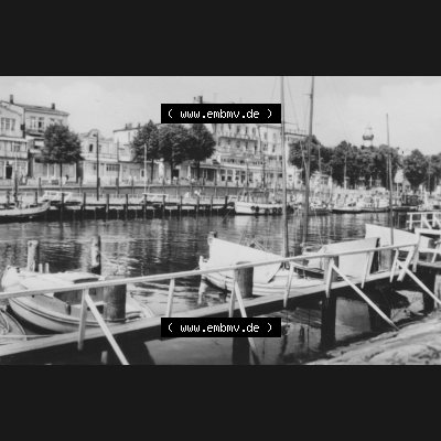 Foto mit Ansicht der DDR Bezirk Rostock, Stadtkreis Rostock, DDR Foto Rostock-Warnemünde 1962, 9. Am Alten Strom, Heldge-Verlag KG - Köthen-Anh..... Sammlung
