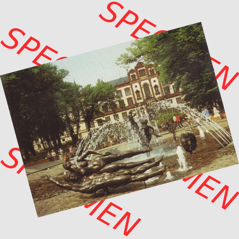 Alte Ansichtskarte mit Ansicht der DDR Bezirk Rostock, Stadtkreis & Hansestadt Rostock Brunnen der Lebensfreude, Wilhelm-Pieck-Universität. Digitales Bildmaterial von Farbigen... Sammlung