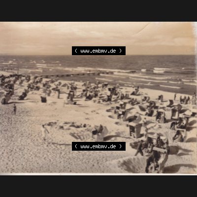 Altes Foto aus DDR Bezirk Rostock, Kreis Rügen, Ostseebad Binz 1959, 2213 Strand in Binz. Digitales Bildmaterial von Fotos aus der DDR, der Deutschen Demokratischen... Sammlung