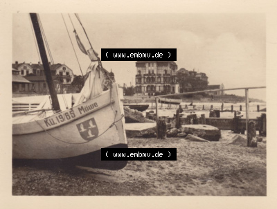 Alte Foto-Ansicht DDR Bezirk Rostock, Kreis Bad Doberan, Ostseebad Kühlungsborn 1954, 3482 Kutter Möwe auf Strand. Digitales... Sammlung
