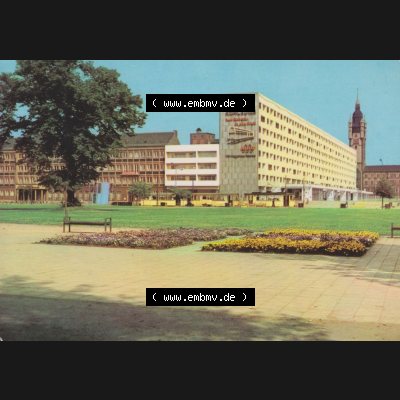 Ansichtskarte Heldge-Verlag Köthen/Anhalt DDR im Bezirk Halle 1960er Jahre, 1967, Dessau, Blick zur Wilhelm-Pieck-Straße (Scheibe-Nord) in der DDR, Farbfoto.... Sammlung