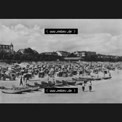 Alte Ansichtskarte der DDR Ahlbeck auf Usedom 1963, Einbildkarte einer Grußkarte, Fischerboote am Strand, Graphokopie H. Sander KG. Berlin in der DDR. Digitales... Sammlung