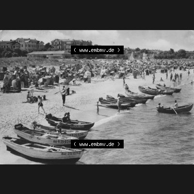 Alte Ansichtskarte der DDR Ahlbeck auf Usedom 1961, Grußkarte vom Strand bei Ahlbeck, Verlag Konsum Foku Magdeburg. Digitales Bildmaterial von Ansichtskarten aus der DDR,... Sammlung