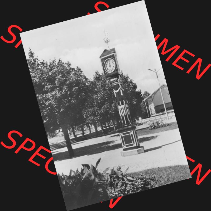 Alte Ansichtskarte der DDR Ahlbeck auf Usedom 1982, Stranduhr an der Seebrücke von Ahlbeck. Digitales Bildmaterial von Ansichtskarten aus der DDR, der Deutschen Demokratischen Republik,... Sammlung